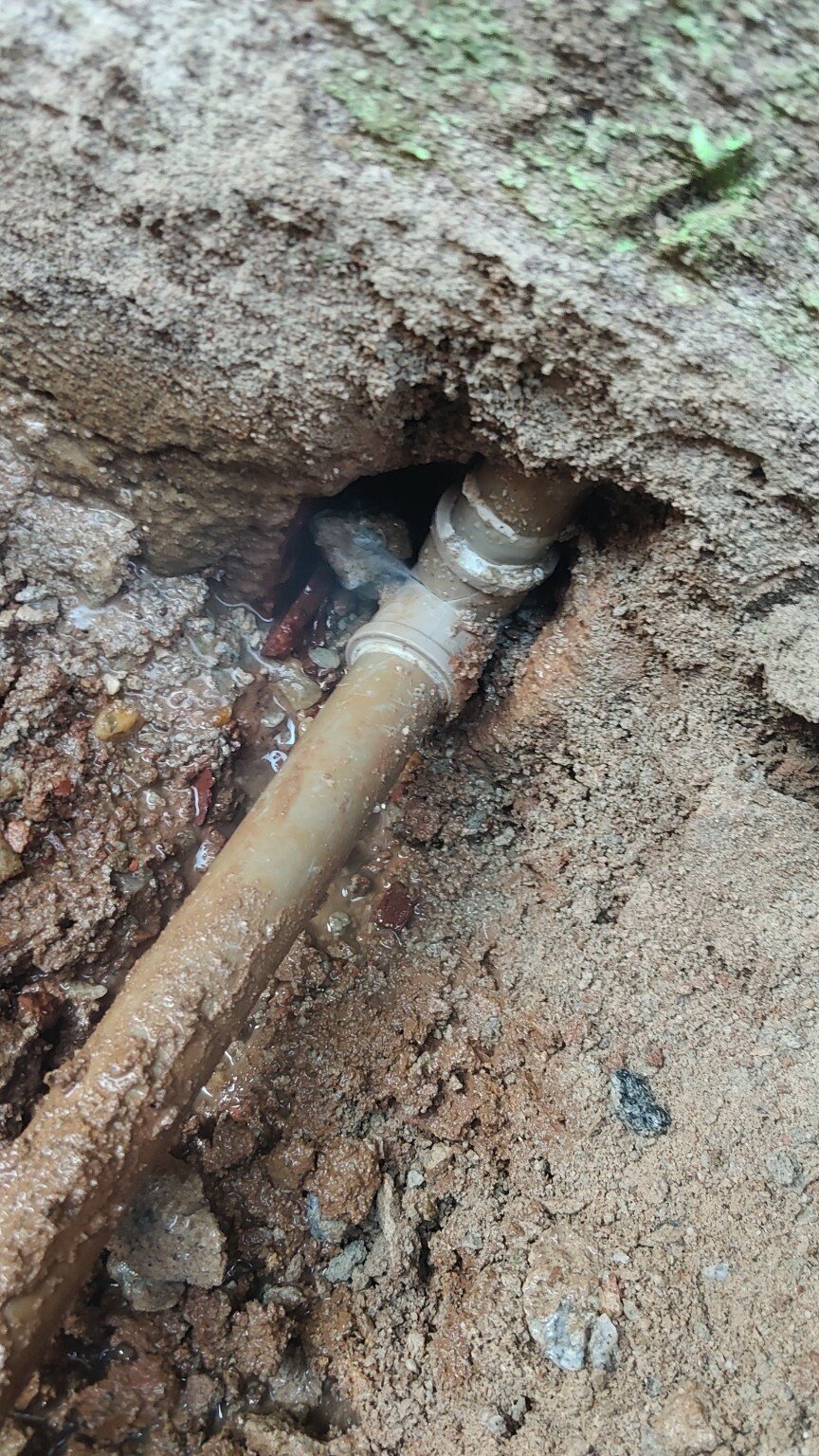 Trecho reparado junto à parede