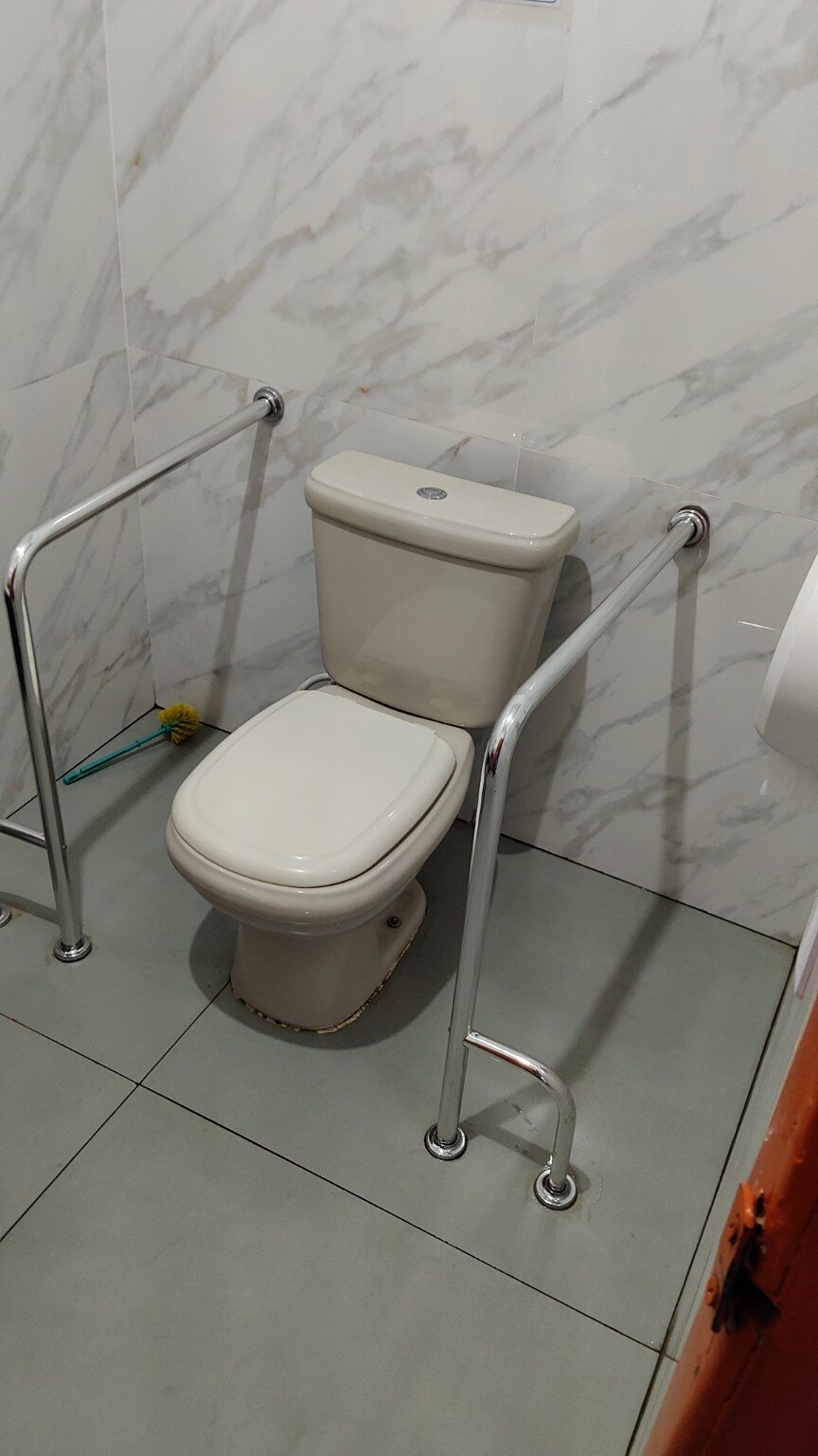 Vaso sanitário atendido